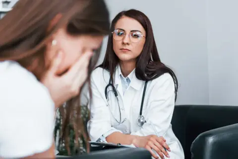 Jak zwolnić chorego psychicznie pracownika bez łamania prawa